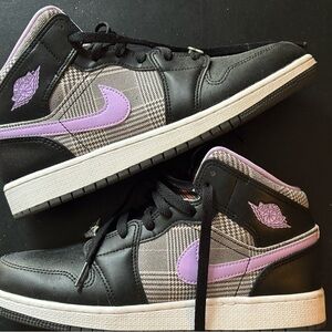 2021
Air Jordan 1 Mid SE GS 'Houndstooth'